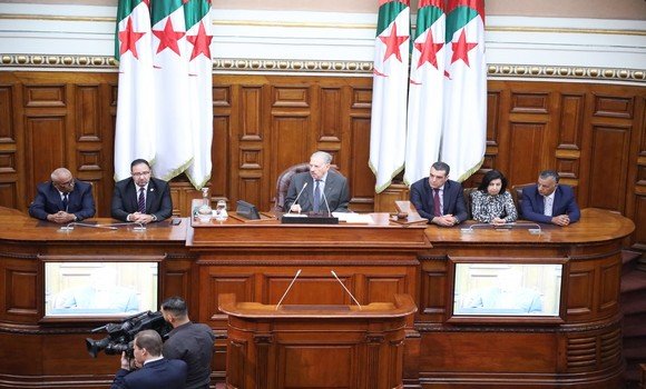 مجلس الأمة: المصادقة على القائمة الاسمية لنواب الرئيس وتنصيب اللجان الدائمة والمراقب البرلماني بعنوان 2023 مجلس الأمة: المصادقة على القائمة الاسمية لنواب الرئيس وتنصيب اللجان الدائمة والمراقب البرلماني بعنوان 2023