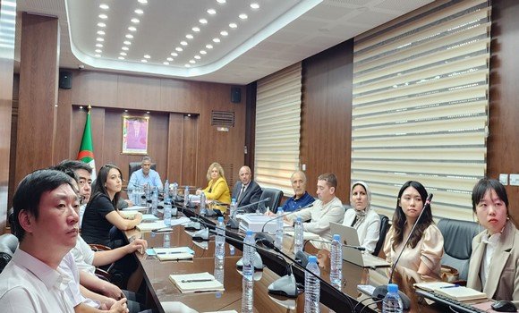 بلعريبي يترأس اجتماعا تقنيا حول مشروع المدينة الإعلامية "دزاير ميديا سيتي"