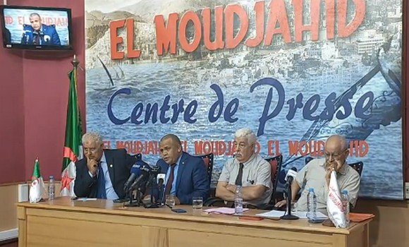 ندوة تاريخية