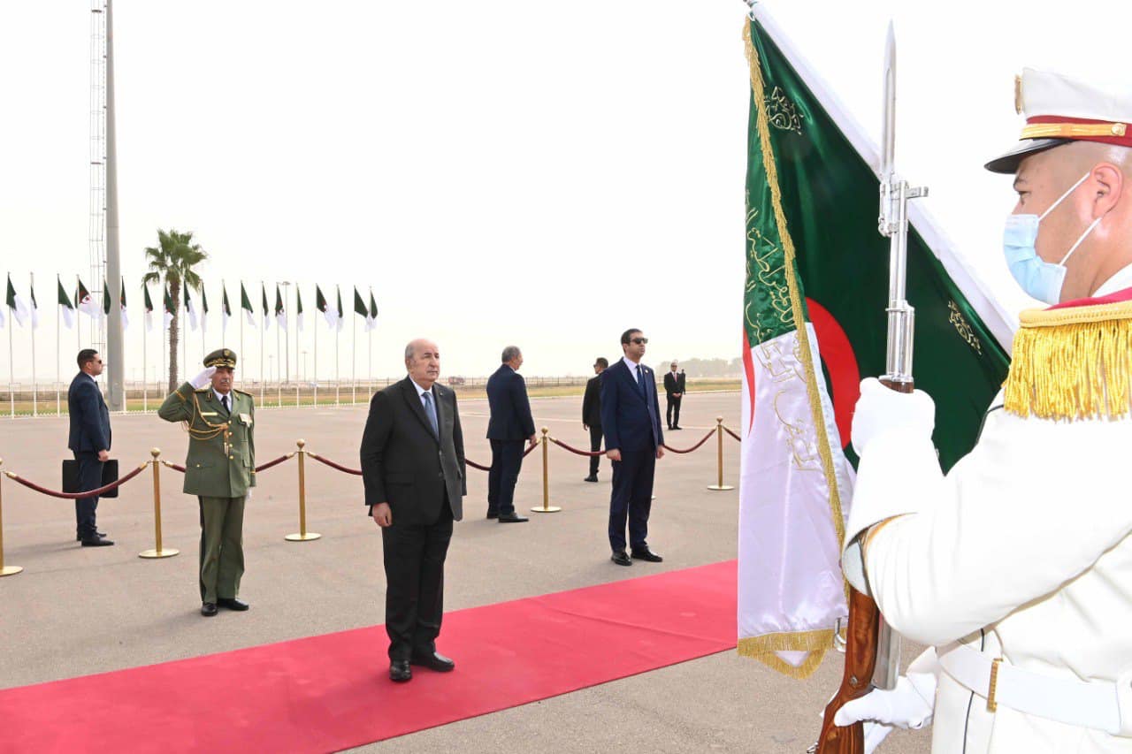 رئيس الجمهورية يغادر نحو نيويورك