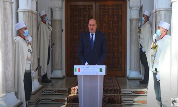 وزير الدفاع الإيطالي