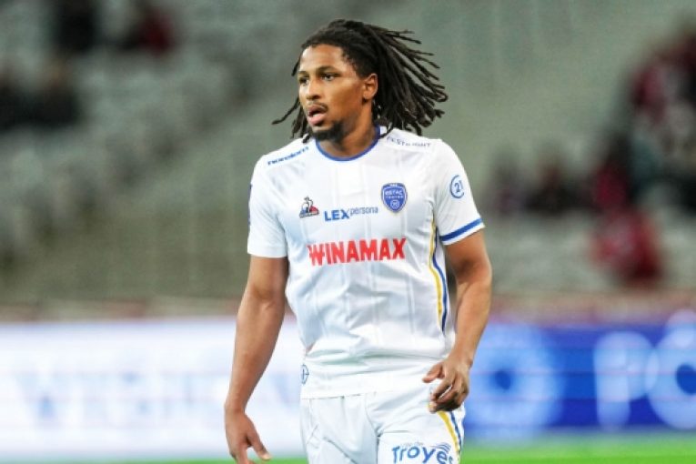 ياسر لعروسي