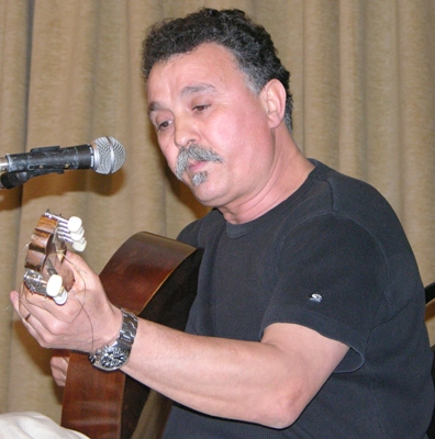 تيزي وزو: تشييع جثمان فقيد الأغنية القبائلية شريف حماني