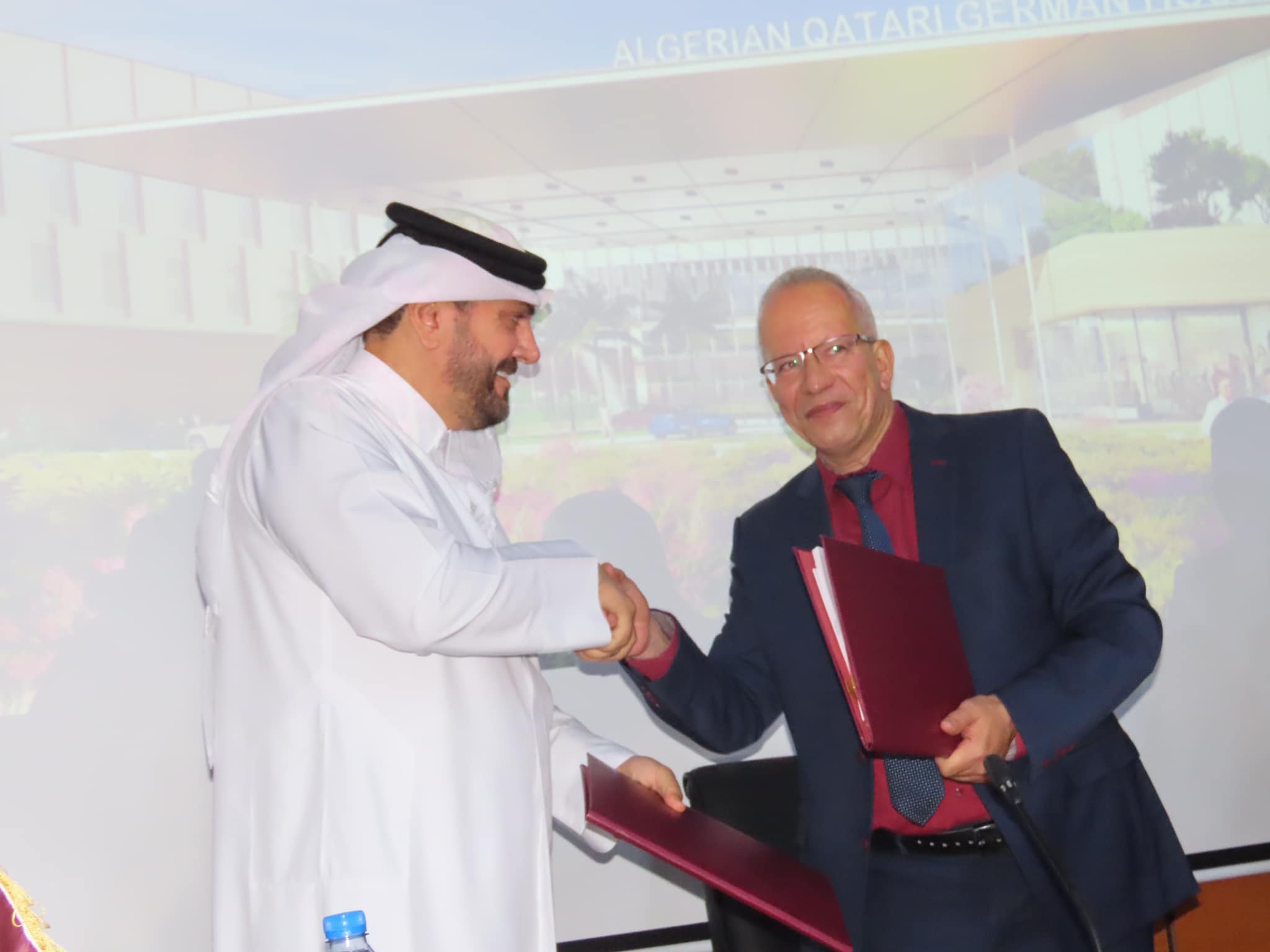 التوقيع على اتفاقية الشروع في إنجاز مشروع المستشفى الجزائري-القطري-الألماني