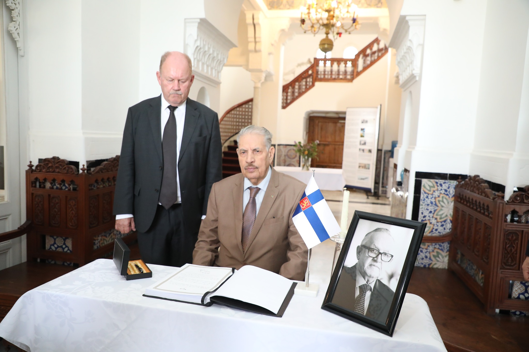 الرئيس الفنلندي الأسبق أهتيساري