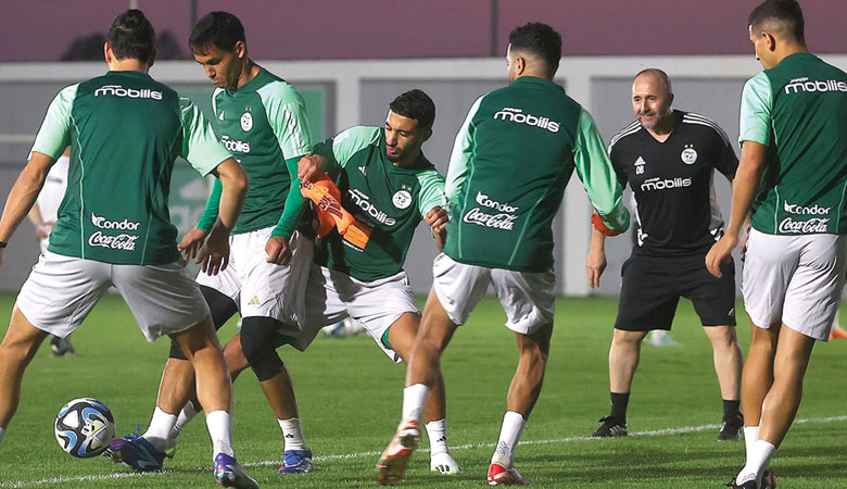 المنتخب الوطني الجزائري بقسنطينة استعداد لمواجهة الرأس الأخضر