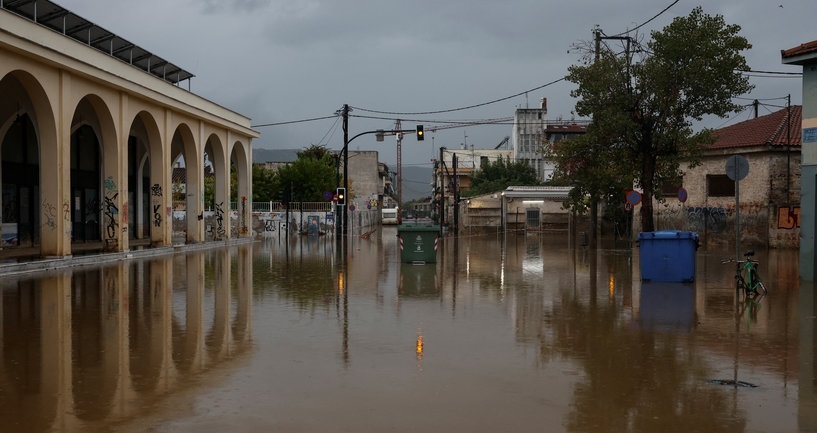 فيضانات اليونان