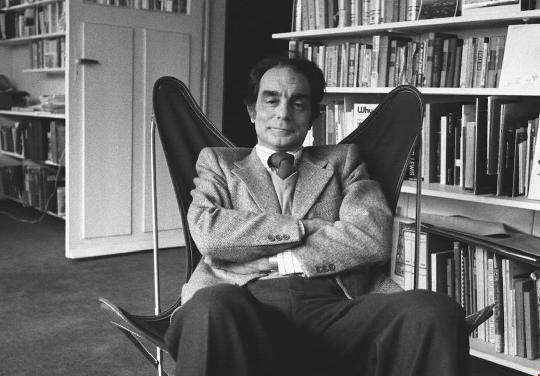 الكاتب الإيطالي إيتالو كالفينو