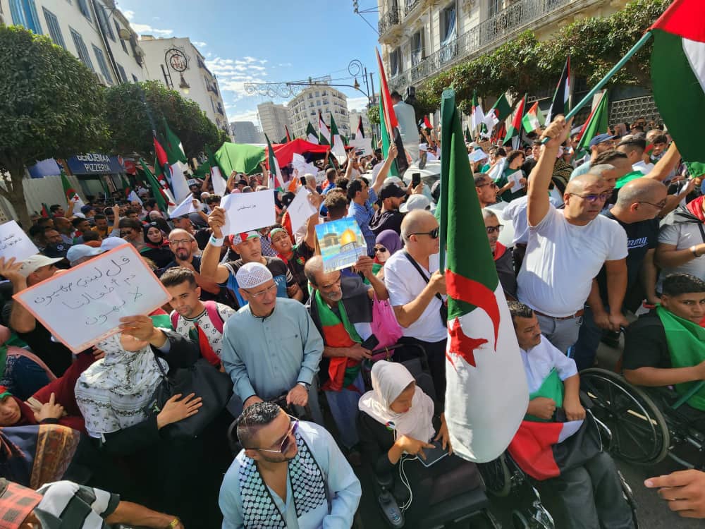 تواصل الهبة الشعبية للجزائريين