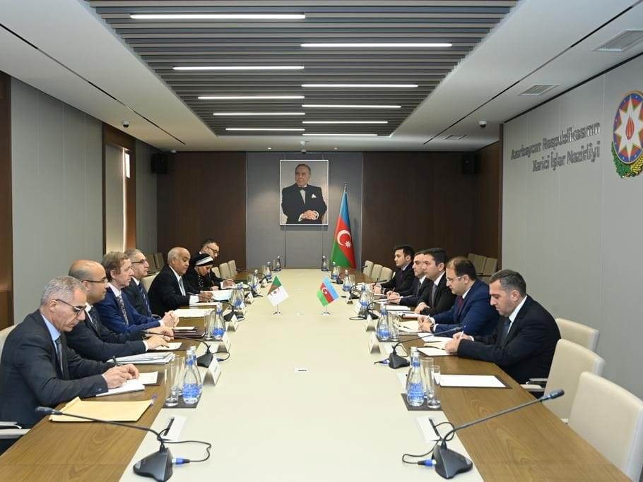 الجزائر وأذربيجان