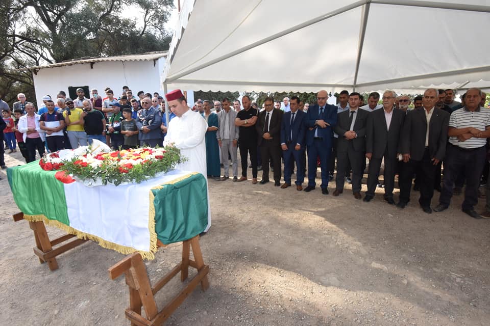 جثمان المناضلة وصديقة الثورة الجزائرية إلييت لو يوارى الثرى بمقبرة بابا علي بالعاصمة 