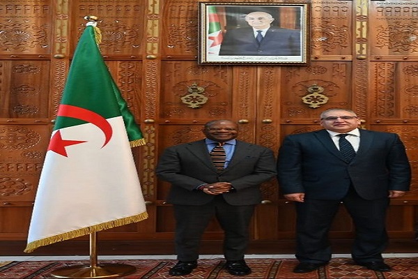 مقرمان والمسؤول الأمريكي