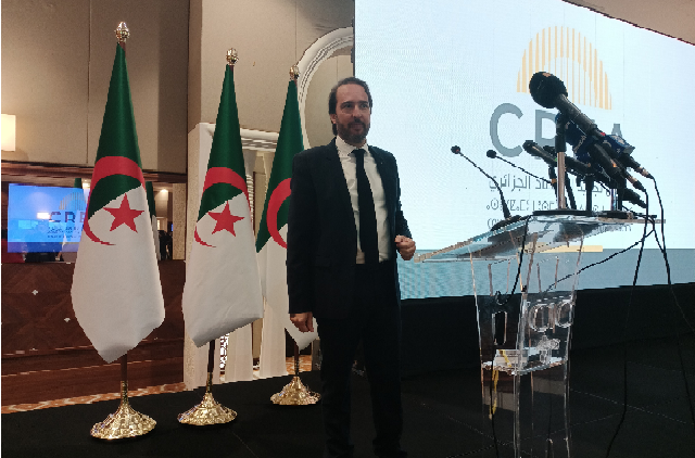 رئيس مجلس التجديد الاقتصادي الجزائري كمال مولى