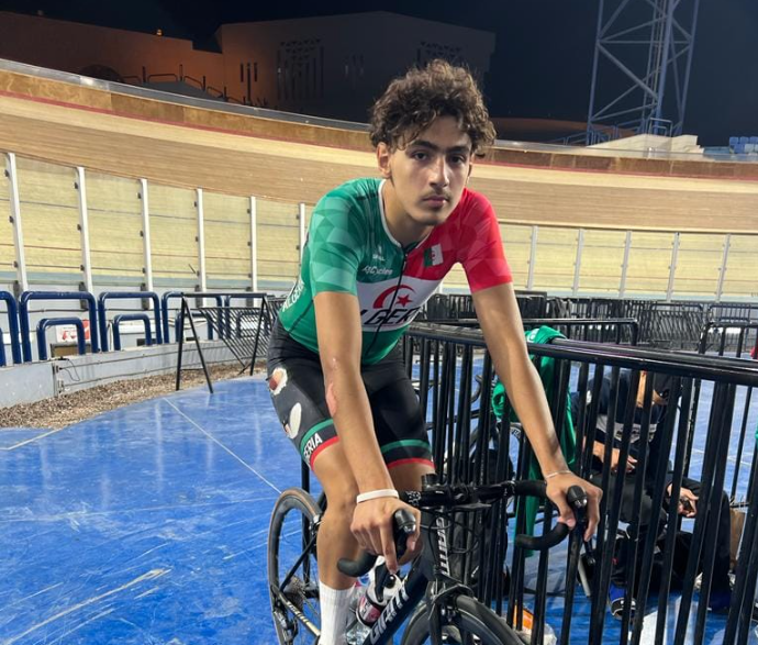 البطولة العربية على المضمار :الجزائري آنس رياحي يحرز الميدالية الفضية