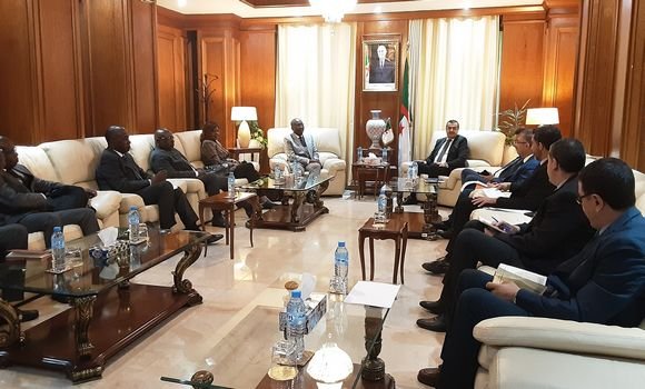 عرقاب يستقبل وفدا عن وزارة المحروقات لجمهورية الكونغو