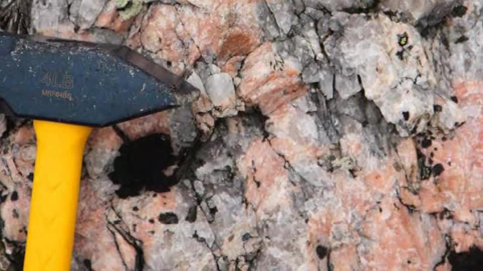 Vers l'exploitation de la mine de feldspath de Tizi-Ouzou