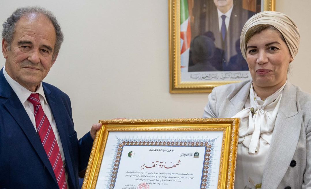 وزارة الثقافة والفنون تكرم الفنان والباحث في التراث الشعبي عبد القادر بن دعماش