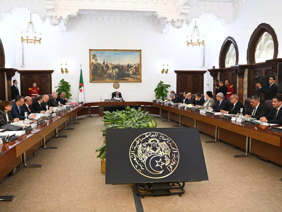 مجلس الوزراء