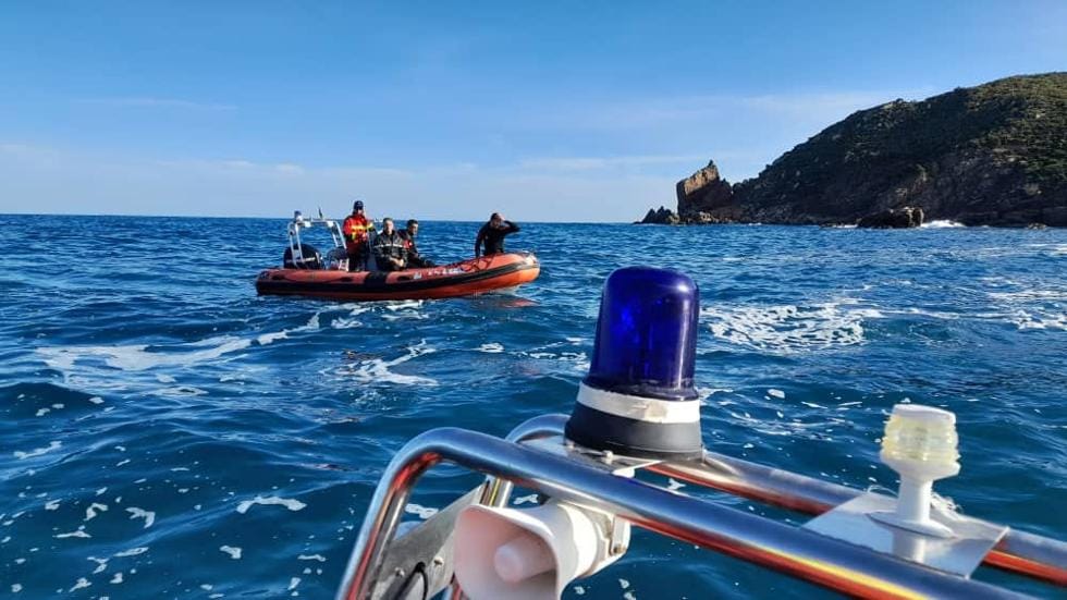 انتشال جثة الصياد المفقود في عرض البحر بسرايدى