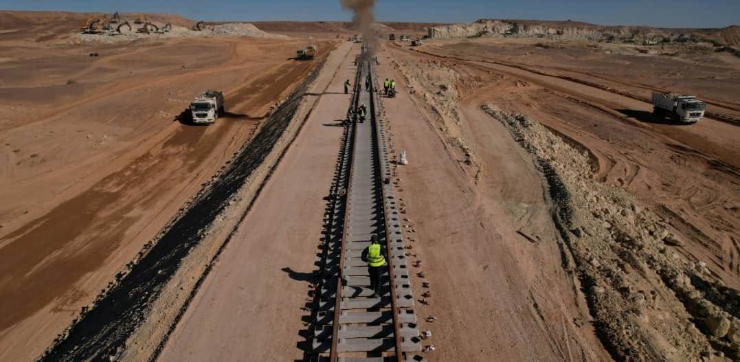 التصريح بالمنفعة العمومية لإنجاز الشطرين الأول والثالث لخط السكة الحديدية  بشار- تندوف-غار جبيلات