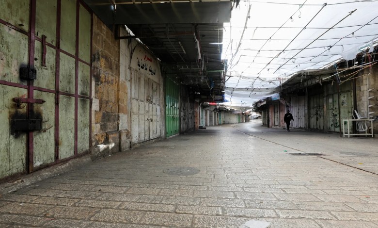 فلسطين: إضراب شامل يعمّ مدينة دورا بالضفة الغربية 