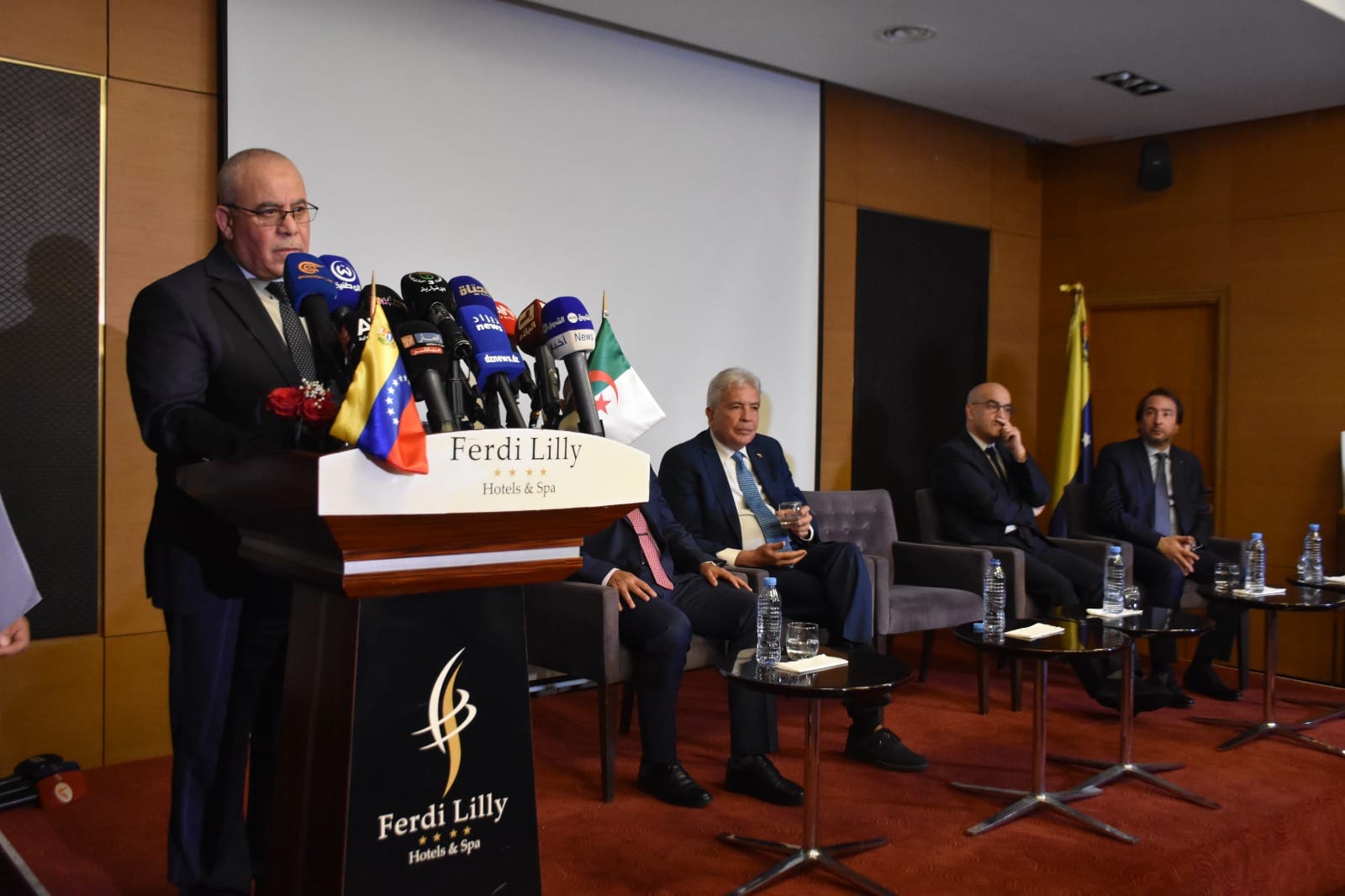 منتدى الاعمال الجزائري-الفنزويلي