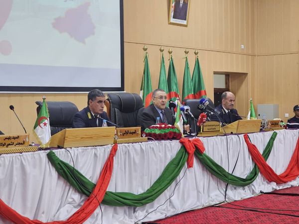 وزير الداخلية