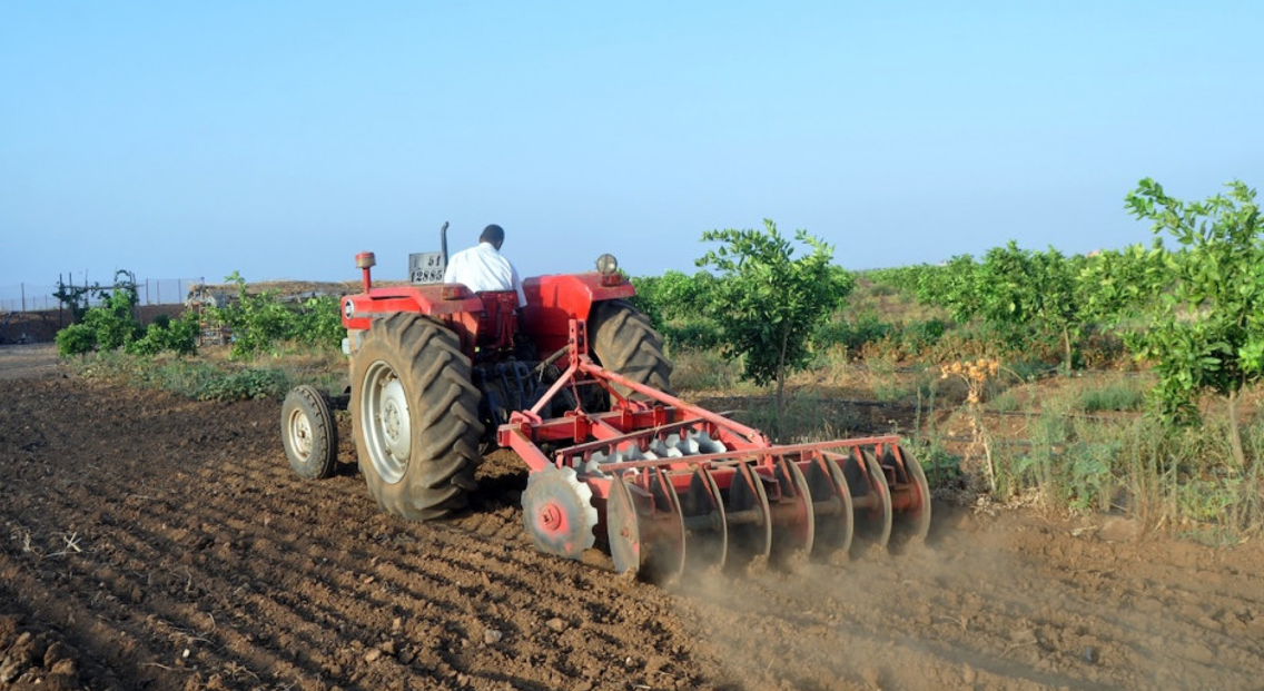 رئيس الجمهورية يسدي عدة تعليمات لإنجاح حملة الحرث والبذر لموسم 2023-2024