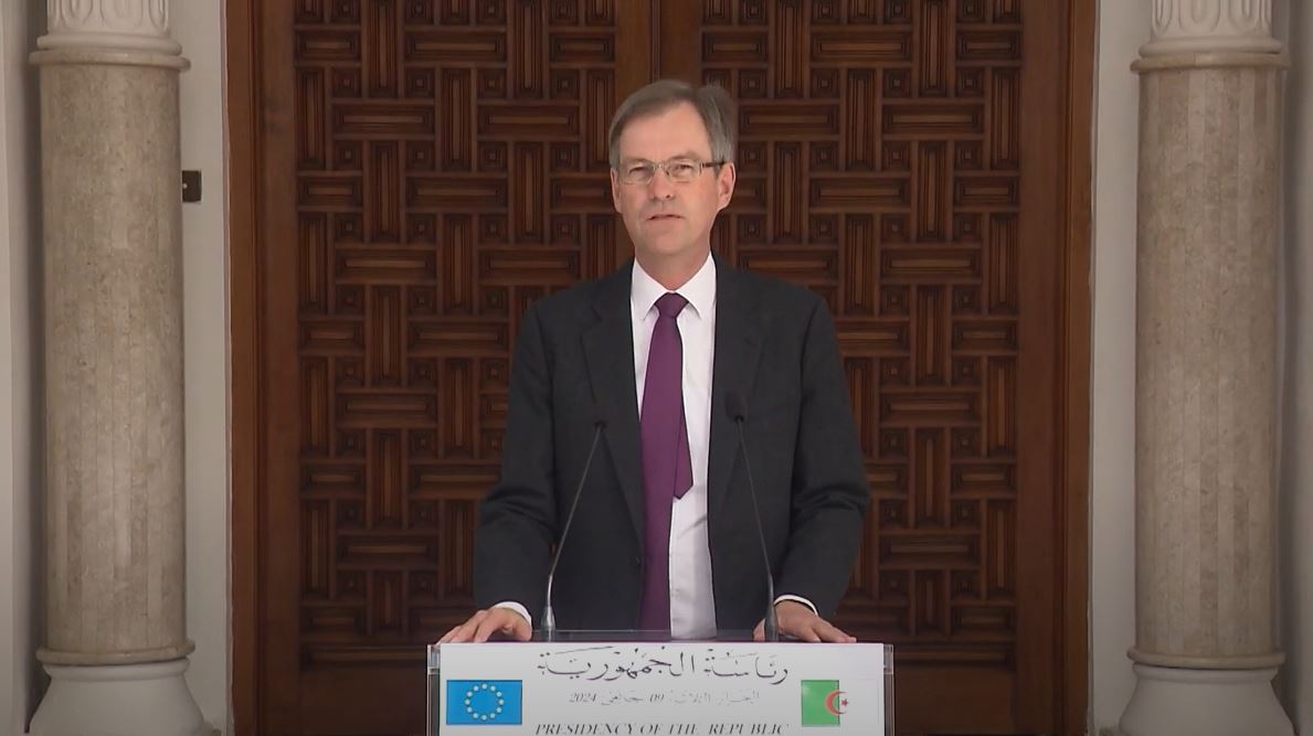 توماس ايكارت.