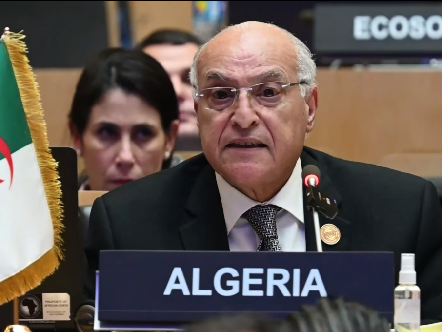 احمد عطاف
