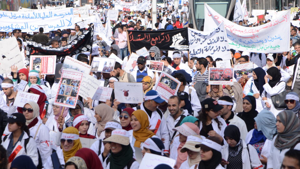 المغرب : التنسيقيات التعليمية تواصل الحشد لوقفة احتجاجية أمام البرلمان وتلوح بالتصعيد بسبب الموقوفين المغرب : التنسيقيات التعليمية تواصل الحشد لوقفة احتجاجية أمام البرلمان وتلوح بالتصعيد بسبب الموقوفين
