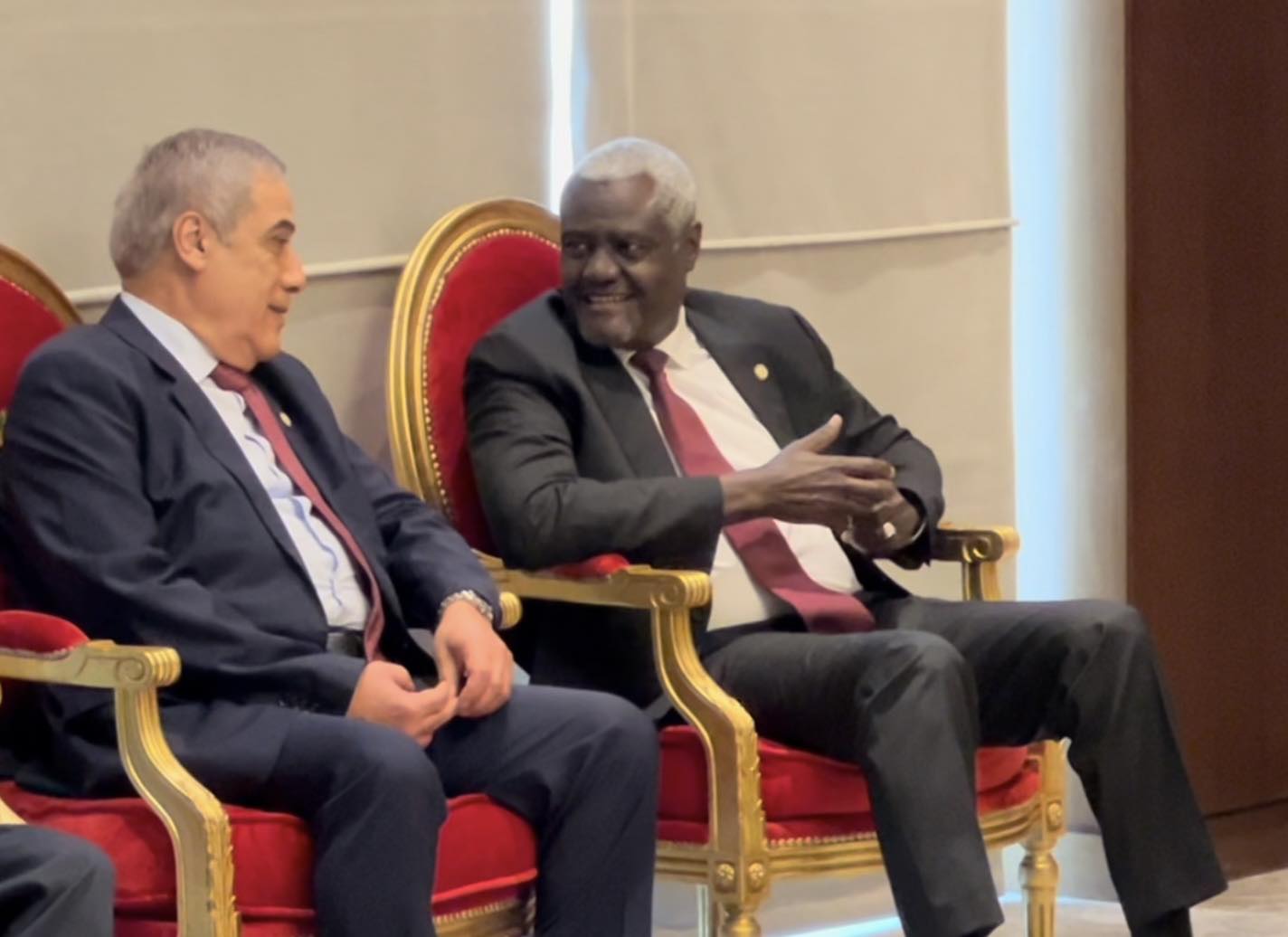 الوزير الأول يلتقي ببرازافيل برئيس مفوضية الاتحاد الإفريقي  