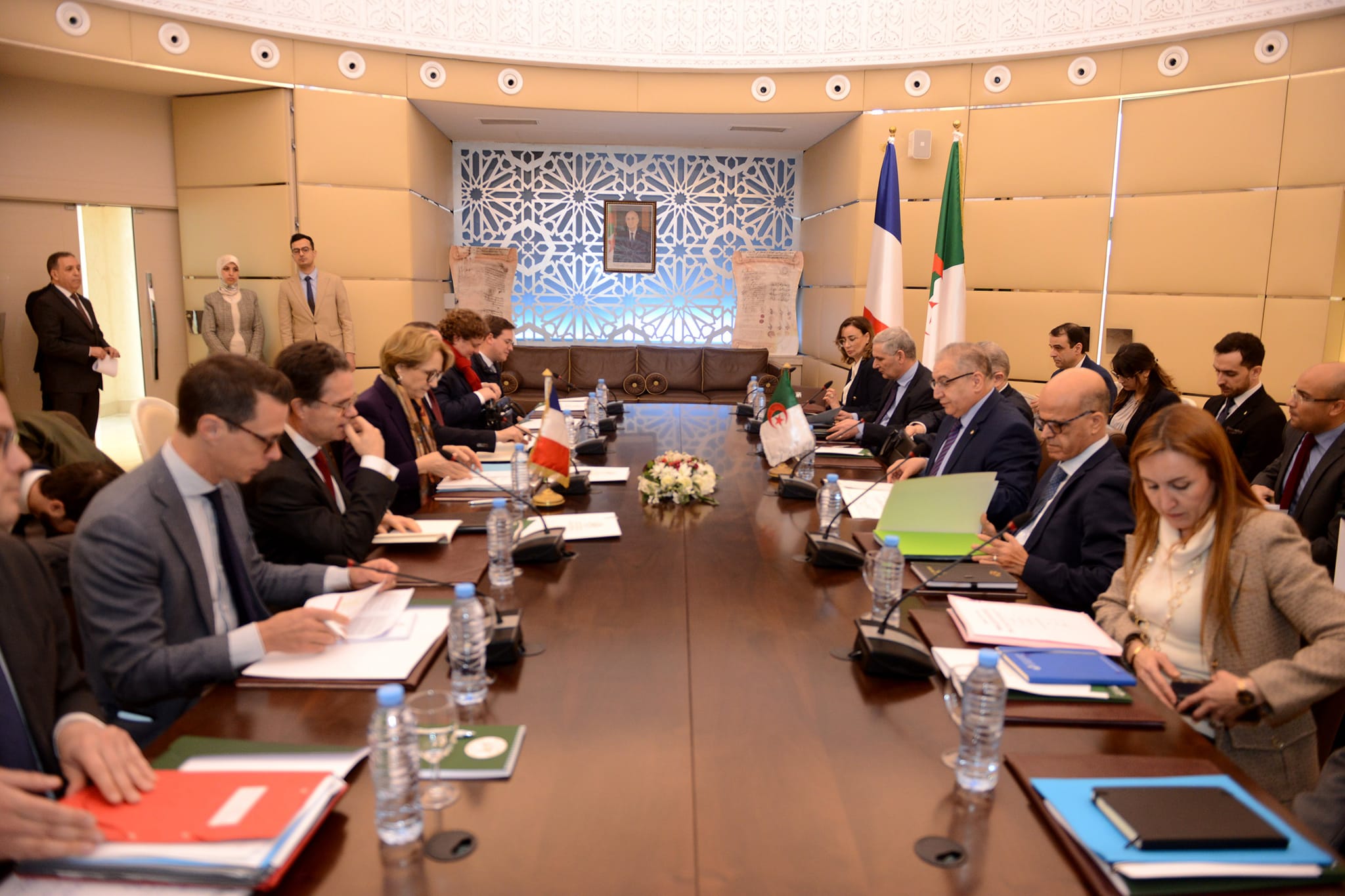 مشاورات سياسية الجزائر فرنسا