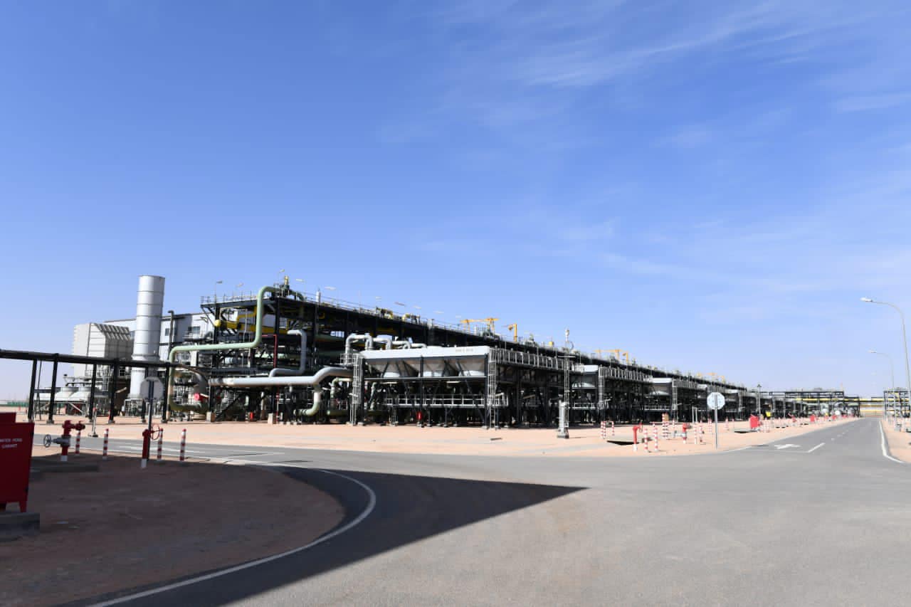 الجزائر على استعداد لمواصلة خفض انتاجها