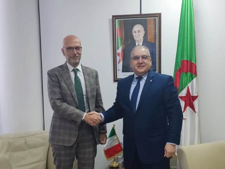 السيد مقرمان يستقبل سفير ايطاليا بالجزائر  