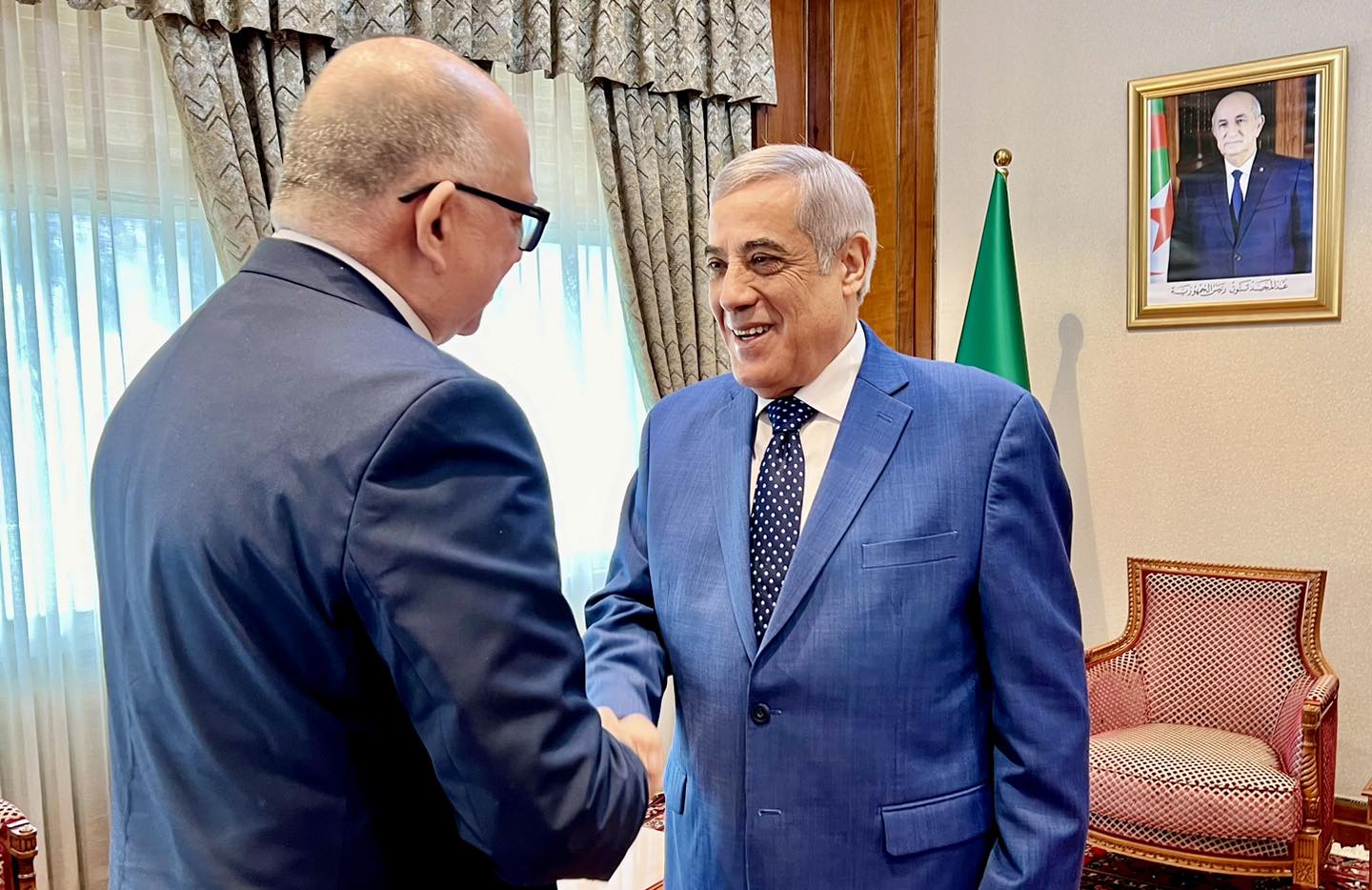 الوزير الأول والسفير الكوبي