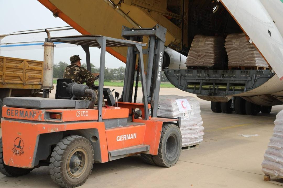 Chargement de 150 tonnes d'aides humanitaires pour les frères palestiniens