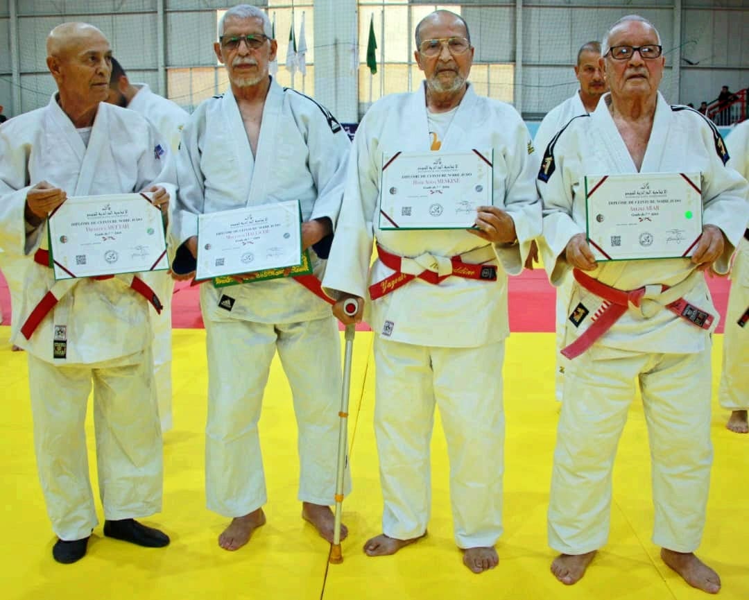 أربعة من أعمدة رياضة الجيدو الجزائري يتحصلون على الدرجة السابعة