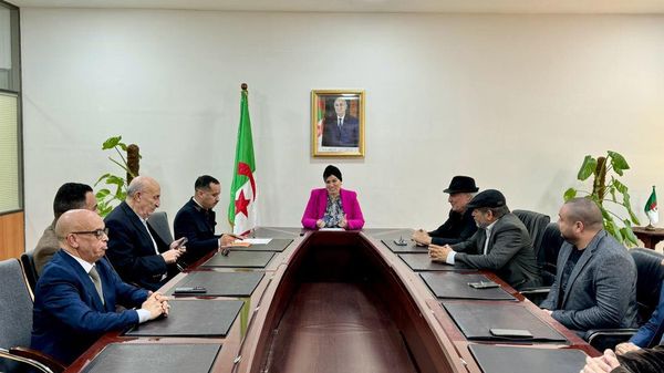 وزيرة الثقافة و الفنون