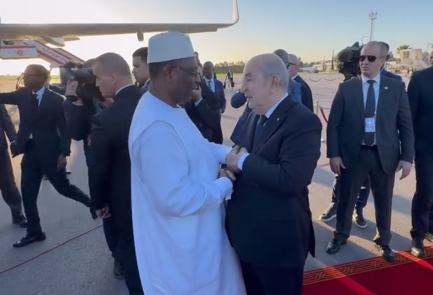 رئيس الجمهورية يستقبل نظيره الرئيس السنيغالى