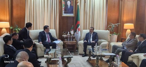 وزير الطاقة و المناجم