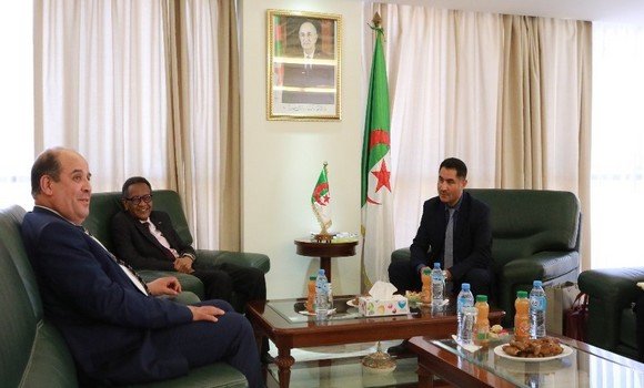 وزير الاتصال يستقبل مدير عام اتحاد اذاعات الدول العربية