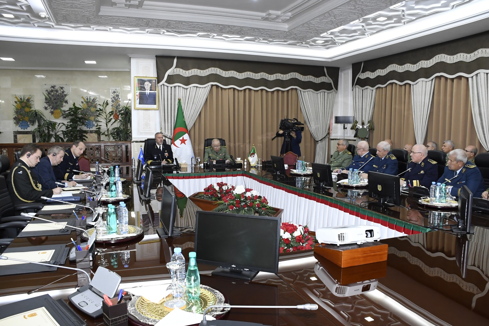 الفريق أول السعيد شنقريحة والفريق بوير