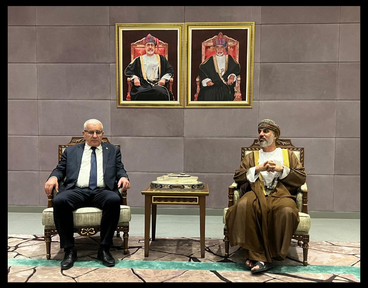 بوغالي يحل بمسقط في زيارة رسمية إلى عمان