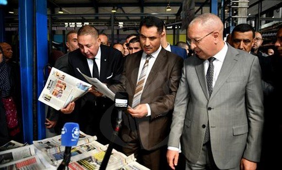 وزير الاتصال