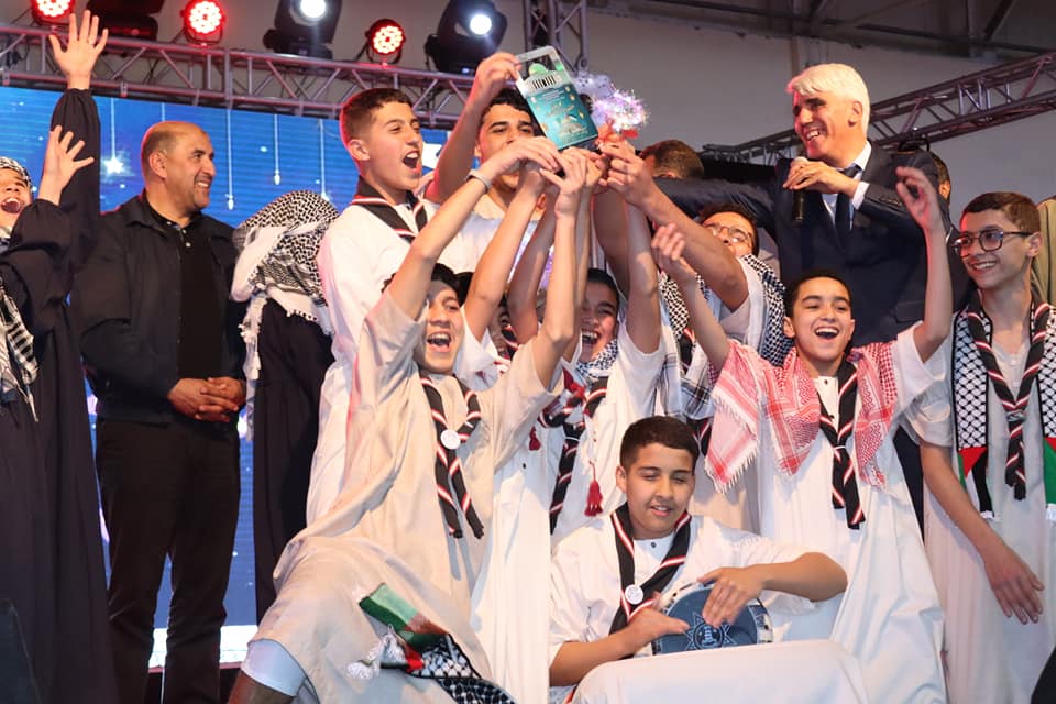 تتويج فرقتي "حمامة السلام" و"رنيم الوصال" بدرع الإنشاد الذهبي