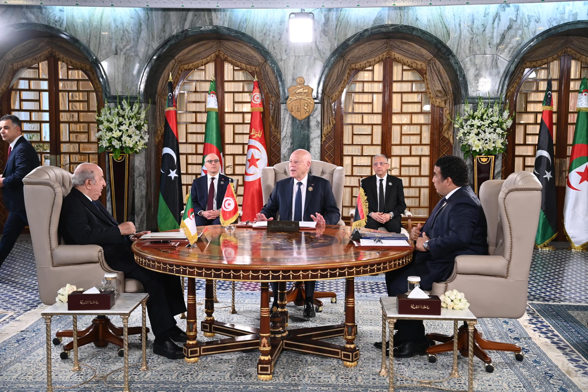 tebboune_saied_el_manfi