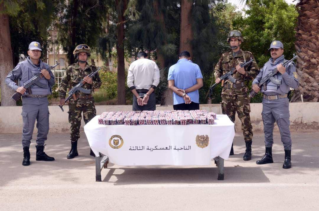 بشار: إحباط تهريب اكثر من 22 الف قرص مهلوس وتوقيف أربعة مهربين  بشار: إحباط تهريب اكثر من 22 الف قرص مهلوس وتوقيف أربعة مهربين