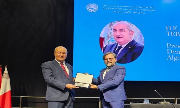 برلمان البحر الأبيض المتوسط يمنح جائزة التميز من أجل المتوسط لرئيس الجمهورية