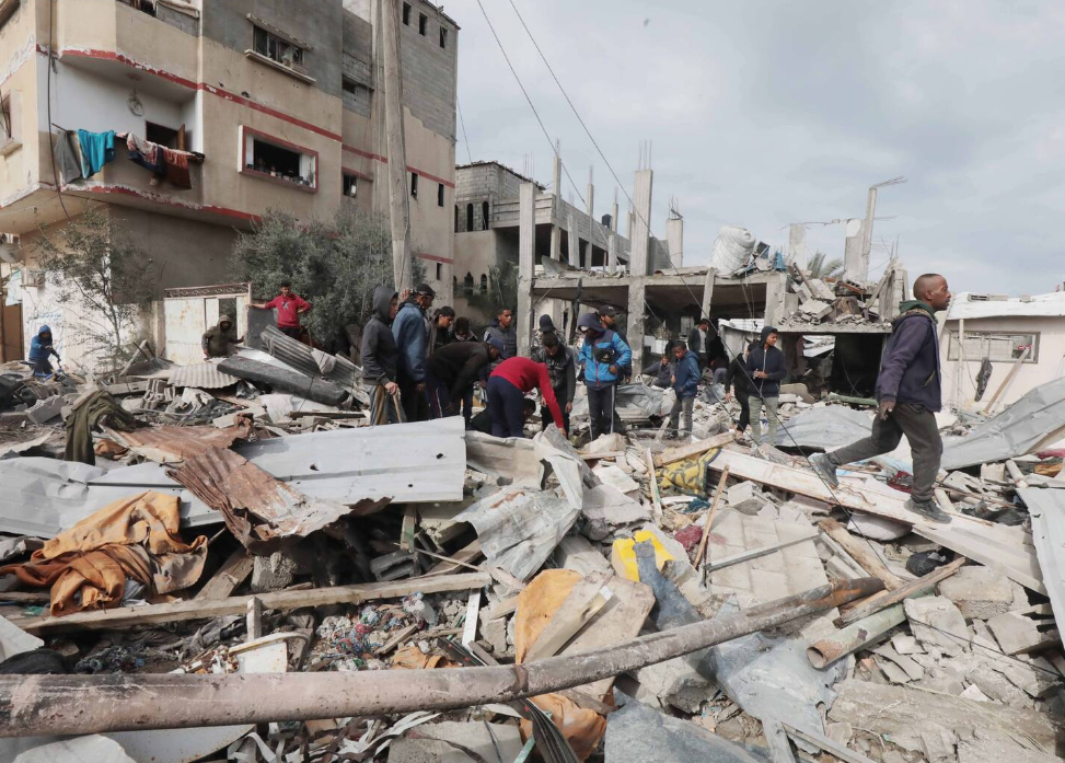 15 شهيدا في قصف الاحتلال على مخيم جباليا شمال القطاع 15 شهيدا في قصف الاحتلال على مخيم جباليا شمال القطاع